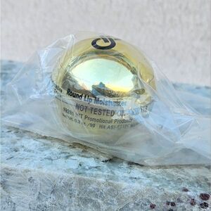 Poshmark Round Lip Moisturizer